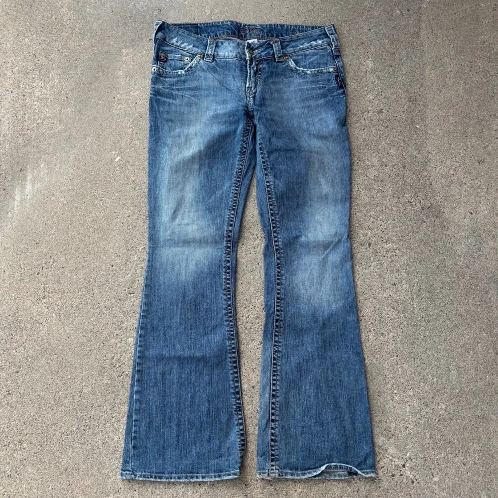 Silver Jeans Medium Wash Aiko Bootcut Distressed Western Jeans Womens Size 30x33 - Picture 1 of 2